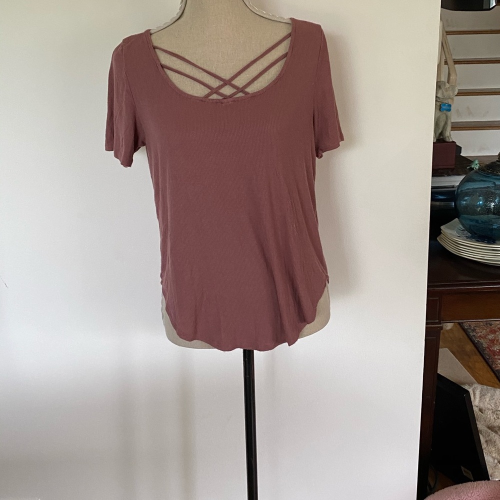 pink t shirt